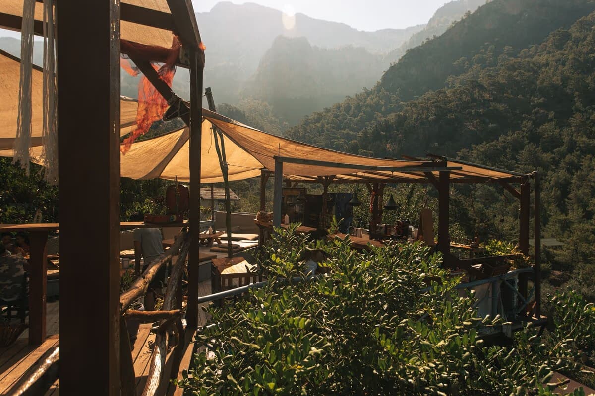 Fabric Lounge - Image 1