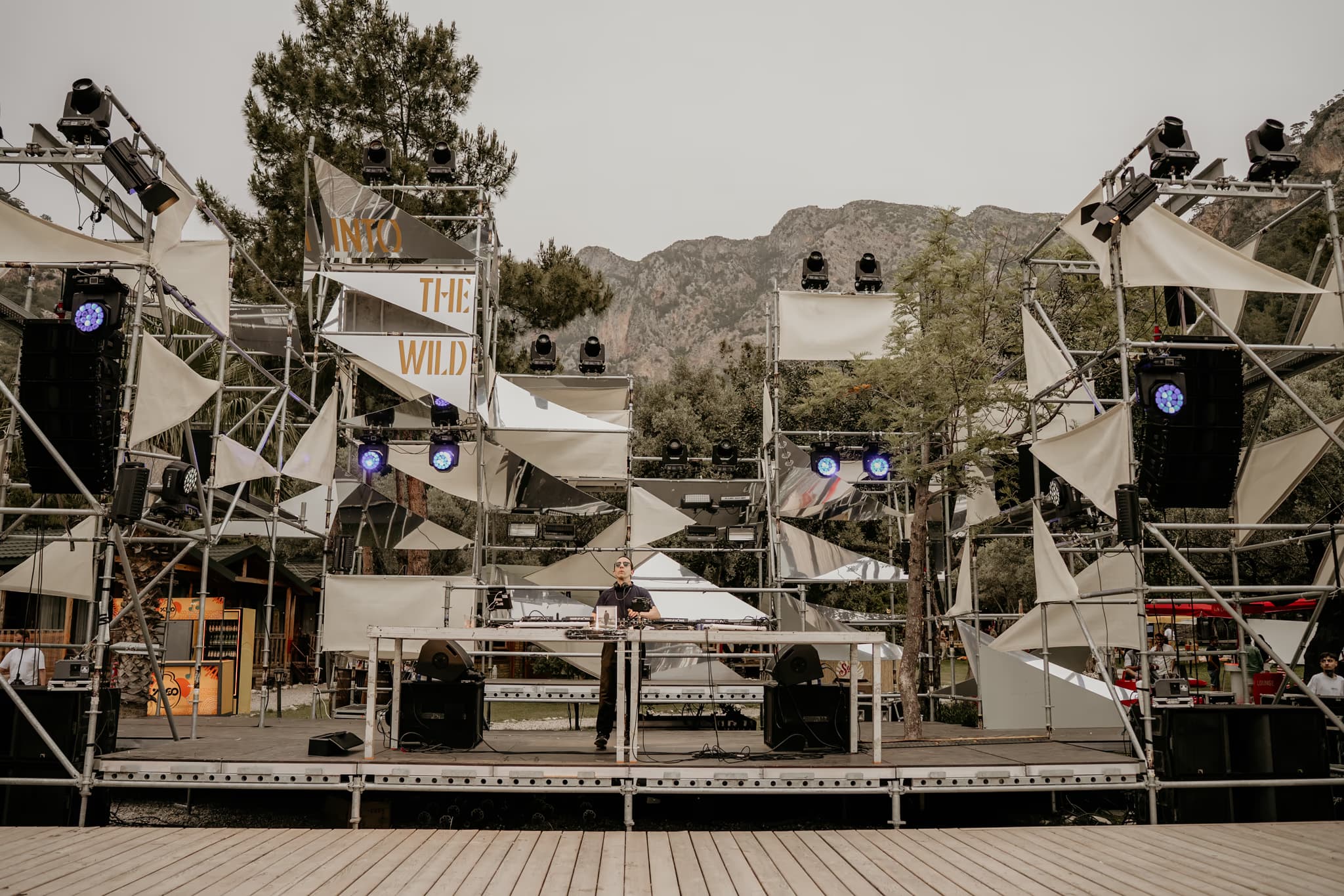 Sea Valley - Image 6